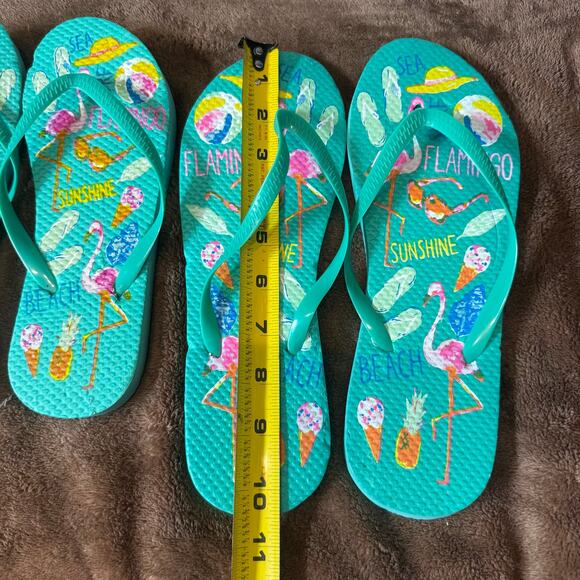 2 Pair Beach Themed Turquoise Flip Flops Flamingos Sunshine Surf Sea Beach Pool - Picture 2 of 6